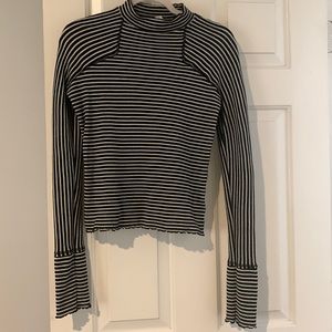 Free People black & white striped top Mock neck. Size S Scalloped hem. So cute